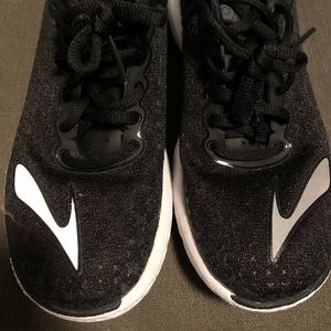Size 5 Brooks Running Shoes